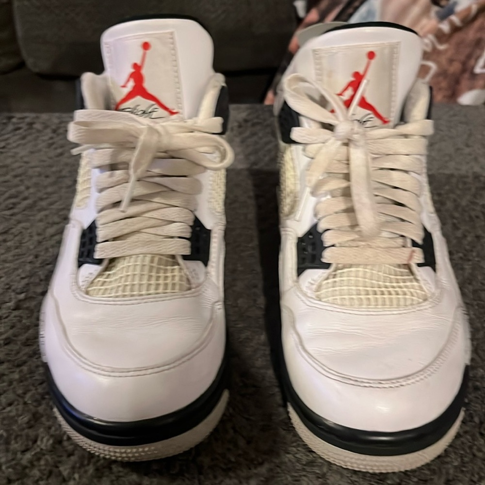 Jordan retro cement 4s 8.5
